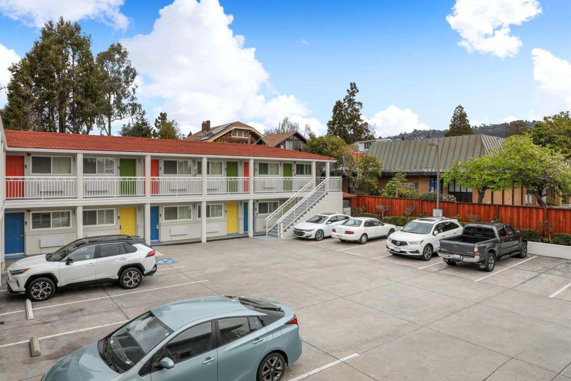 Signature Inn Berkeley Exteriér fotografie