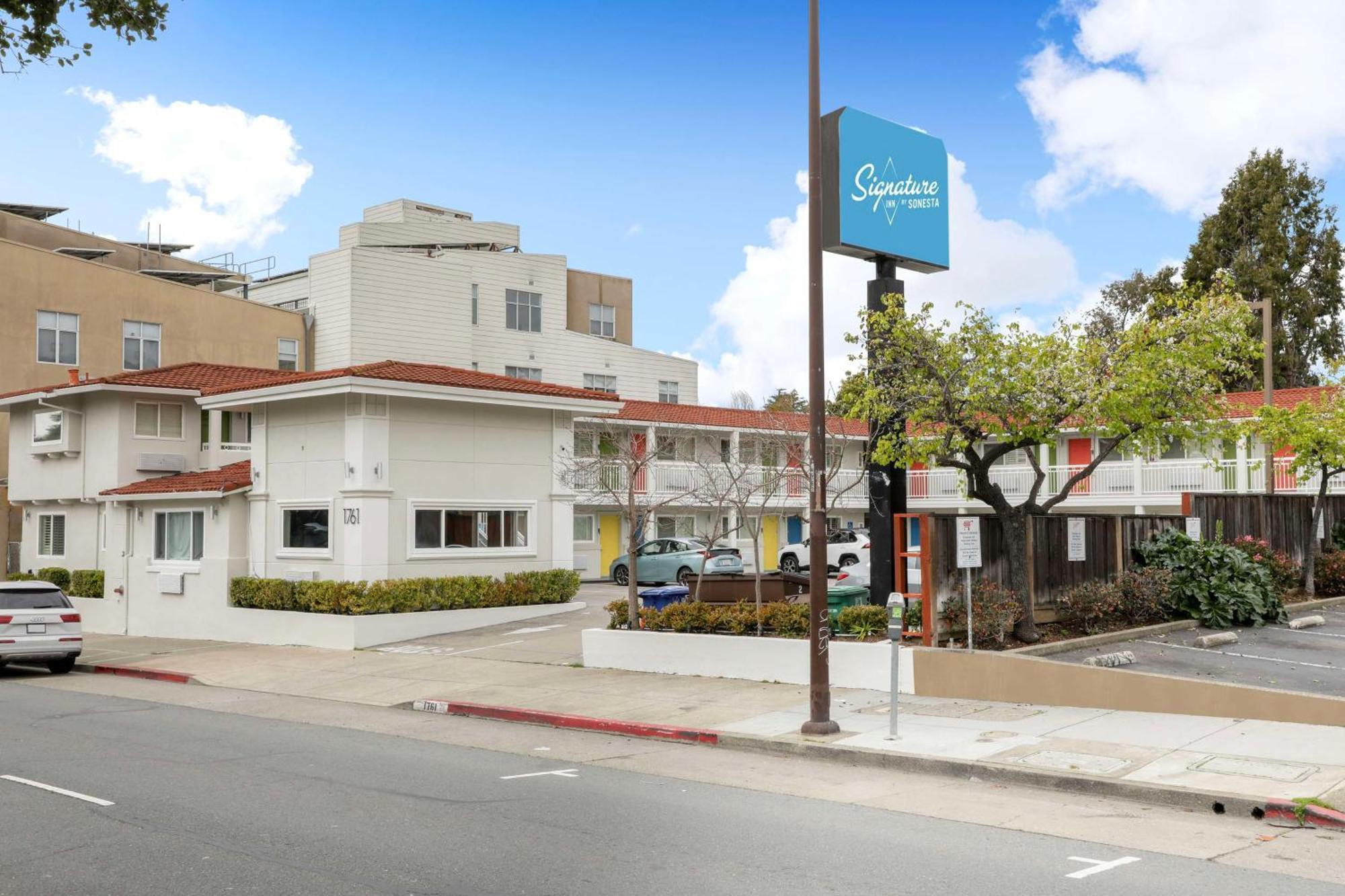 Signature Inn Berkeley Exteriér fotografie
